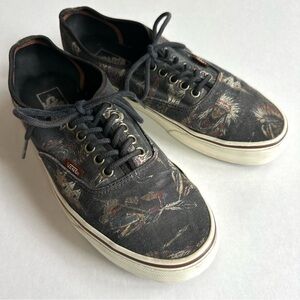 Vans Tribal Skateboard Sneakers  Men 9.5 Woman 11